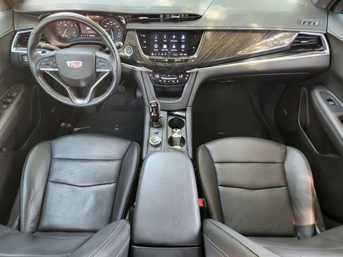 Used 2022 Cadillac XT6 Premium Luxury w/ Technology Package FWD image 27