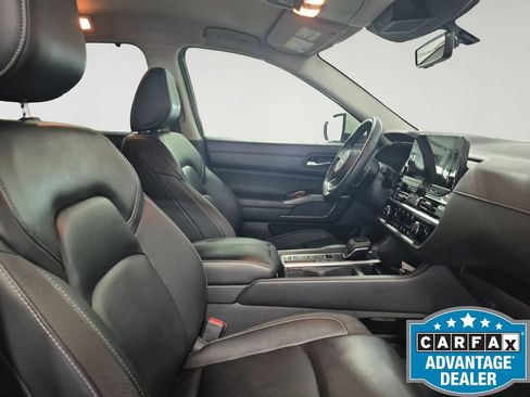 Used 2023 Nissan Pathfinder SL FWD image 21