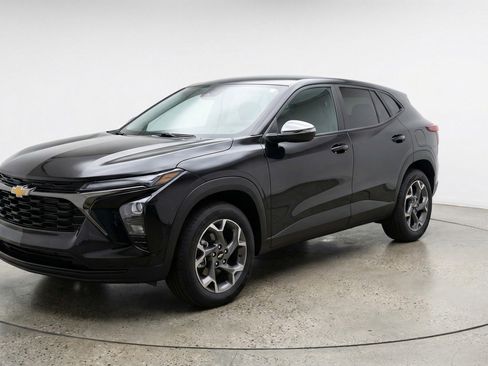 Used 2025 Chevrolet Trax LT FWD image 3