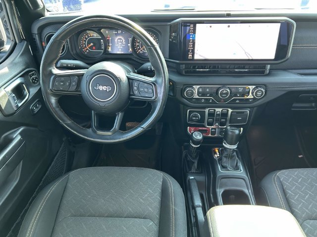 Used 2024 Jeep Gladiator Mojave w/ Technology Group AWD/4WD image 14