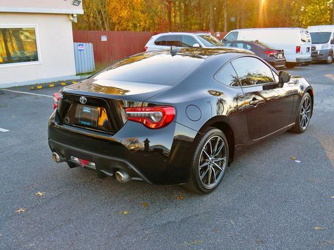 Used 2020 Toyota 86 RWD image 7