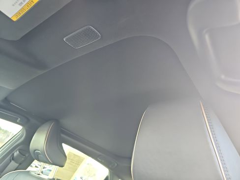 Used 2023 Toyota Crown Limited image 29