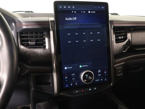 Used 2024 Ford Expedition Limited AWD/4WD image 5