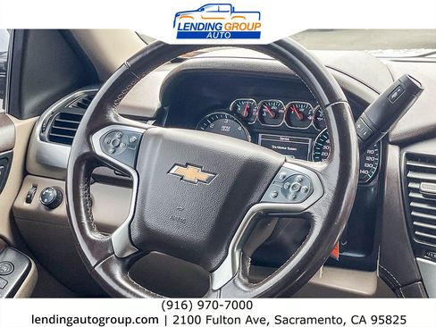 Used 2019 Chevrolet Suburban LT image 14