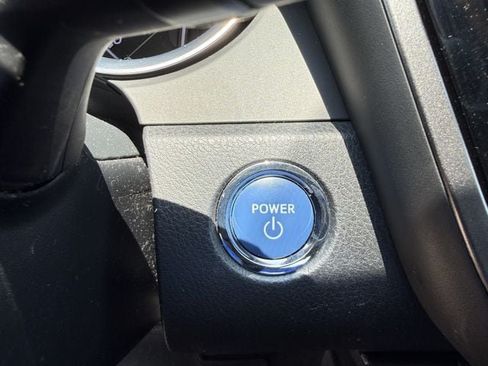 Used 2019 Toyota Camry SE FWD image 21