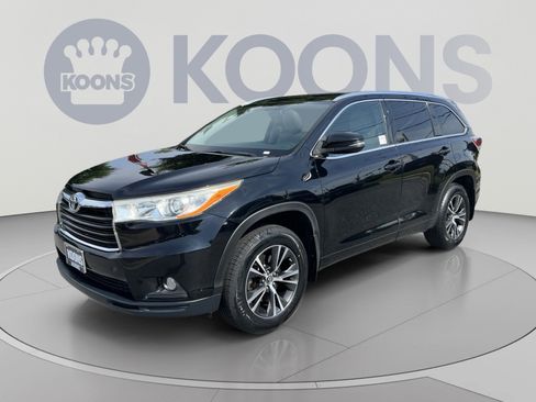 Used 2016 Toyota Highlander XLE AWD/4WD image 1