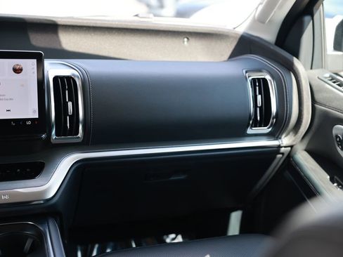 Used 2025 Ford Expedition Platinum w/ Driver's Package image 28