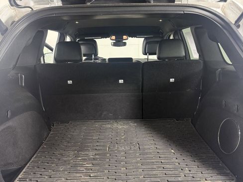 Used 2019 Jeep Grand Cherokee Trailhawk AWD/4WD image 10