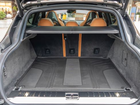 Used 2024 Aston Martin DBX 707 image 44