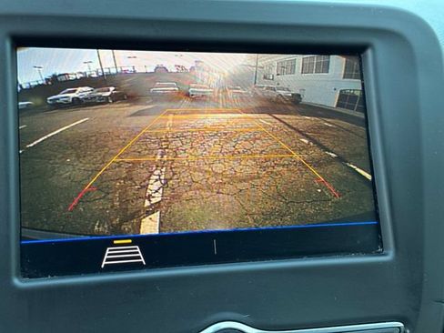 Used 2020 Chevrolet Equinox LT FWD image 23