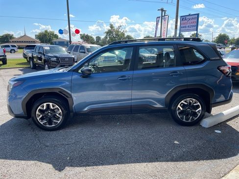 Used 2025 Subaru Forester image 4