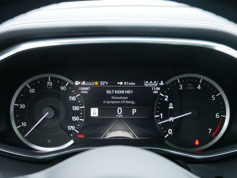 Used 2022 Jaguar XF R-Dynamic SE image 24