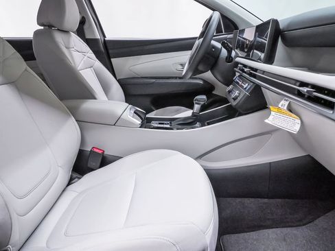 Certified 2026 Hyundai Tucson SE FWD image 13