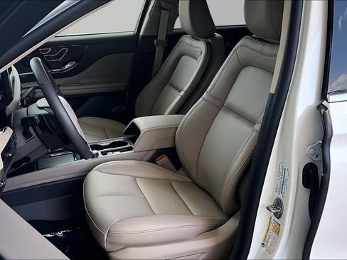Used 2024 Lincoln Corsair FWD image 8