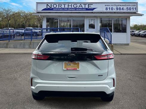 Certified 2023 Ford Edge SE w/ Black Appearance Package AWD/4WD image 3