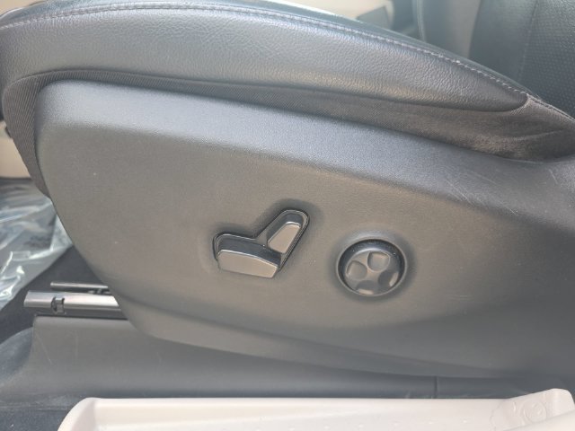 Used 2022 Chrysler Pacifica Touring-L FWD image 30