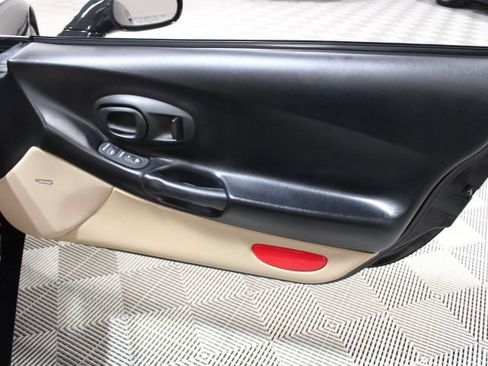 Used 2001 Chevrolet Corvette Coupe w/ Preferred Equipment Group1 RWD image 40