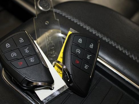 Used 2022 GMC Yukon XL Denali w/ Denali Premium Package image 22