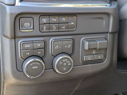New 2026 Chevrolet Suburban Premier AWD/4WD image 15