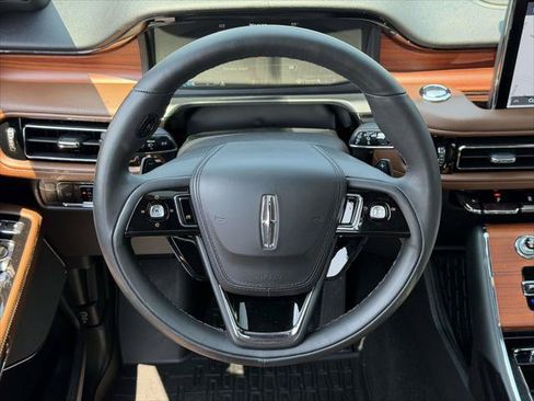 Used 2024 Lincoln Aviator Reserve w/ Elements Package Plus AWD/4WD image 15