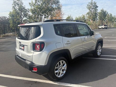 Used 2018 Jeep Renegade Latitude w/ UConnect 8.4 Nav Group image 7