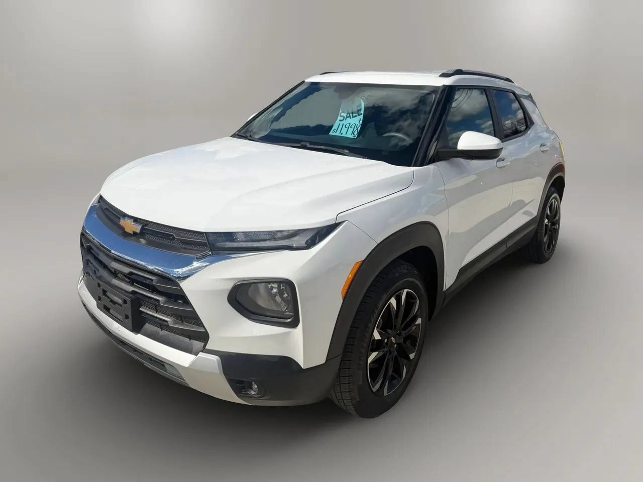 Used 2021 Chevrolet TrailBlazer LT w/ Convenience Package FWD image 3