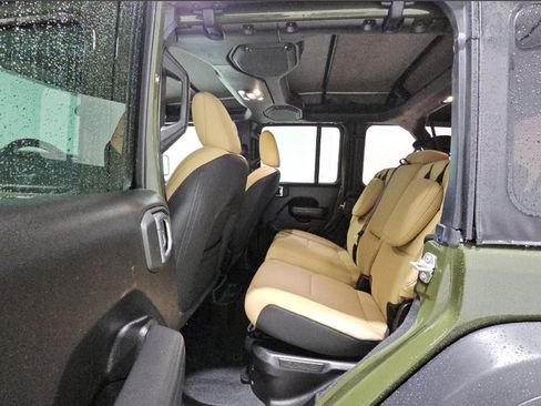 Used 2023 Jeep Wrangler Unlimited AWD/4WD image 11