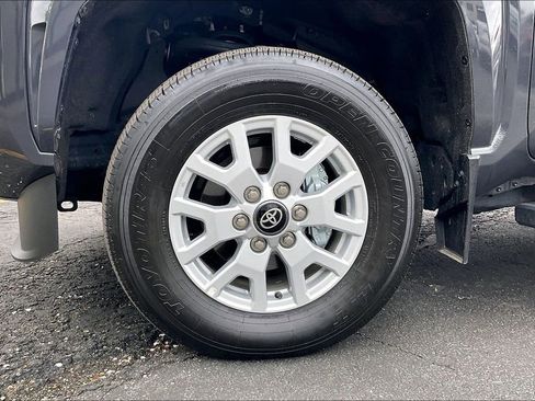 Used 2024 Toyota Tacoma SR5 AWD/4WD image 8