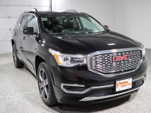Used 2019 GMC Acadia Denali w/ Technology Package AWD/4WD image 5