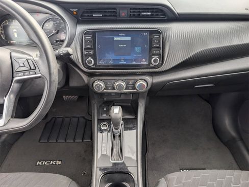 Used 2023 Nissan Kicks SV image 7
