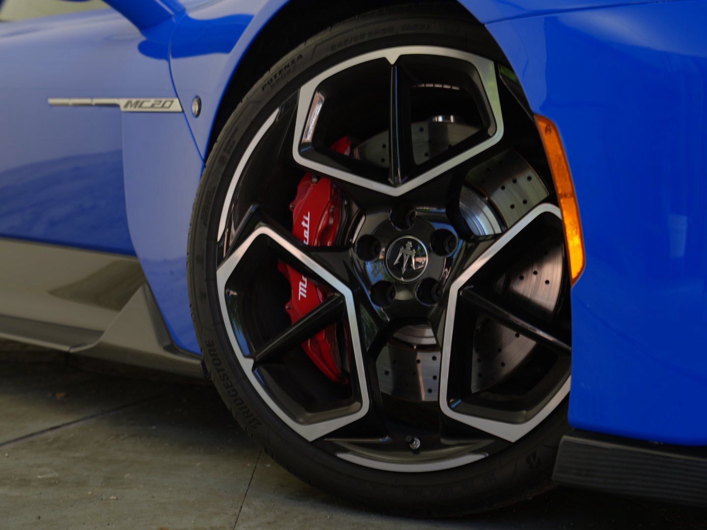 Used 2023 Maserati MC20 Coupe RWD image 4
