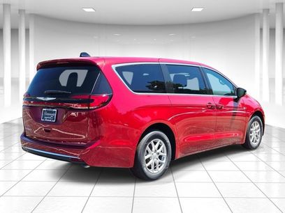 New 2026 Chrysler Pacifica Select