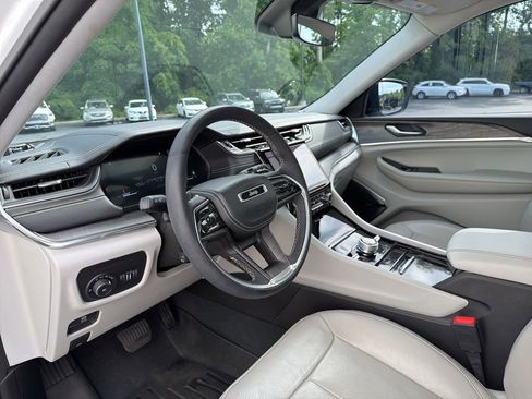 Certified 2023 Jeep Grand Cherokee L Overland w/ Rear Seat Video Group I AWD/4WD image 57