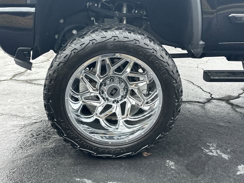 Used 2024 Chevrolet Silverado 2500 High Country w/ Midnight Edition image 15