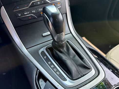 Used 2018 Ford Edge SEL w/ Equipment Group 201A FWD image 26