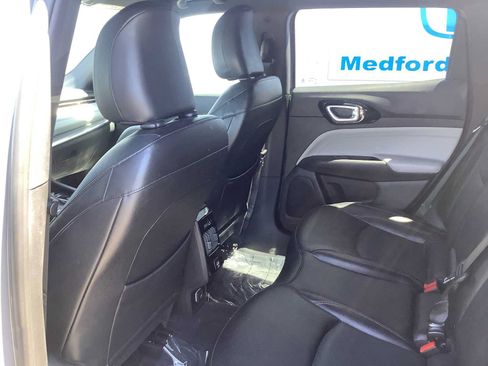 Used 2023 Jeep Compass Limited AWD/4WD image 12