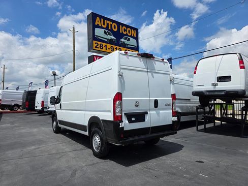 Used 2024 RAM ProMaster 2500 w/ Convenience Group image 2