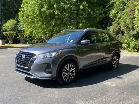 Used 2021 Nissan Kicks SV FWD image 5