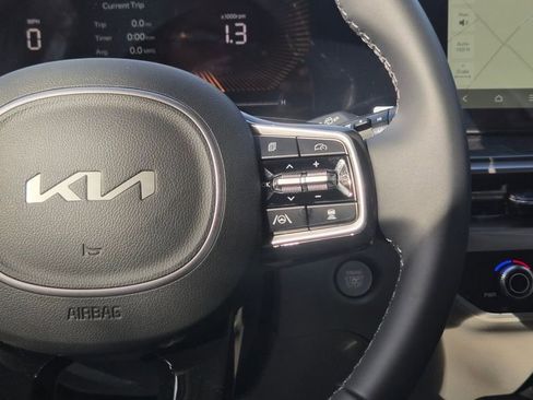 New 2025 Kia Sorento S image 22