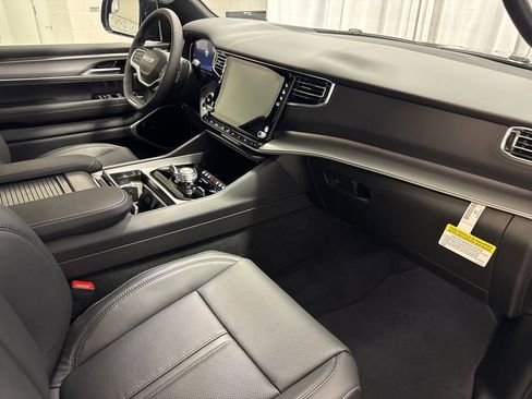New 2026 Jeep Grand Wagoneer Limited AWD/4WD image 41