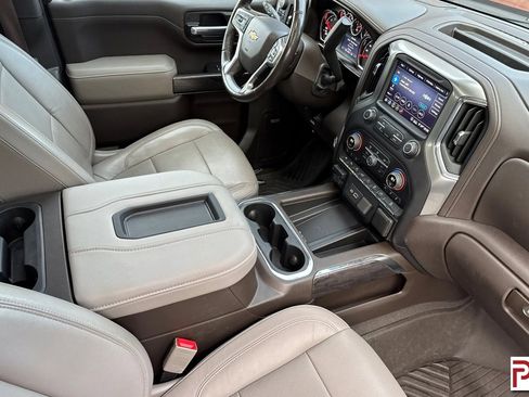 Used 2020 Chevrolet Silverado 1500 LTZ w/ LTZ Premium Package image 17