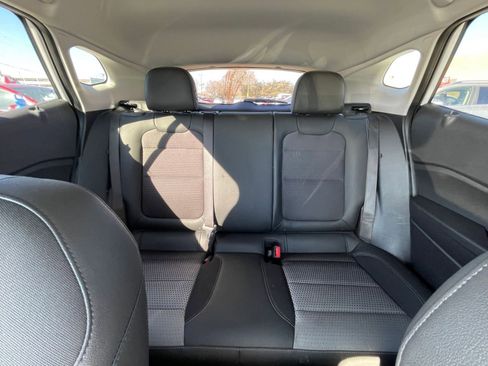 Used 2025 Chevrolet Trax LT image 36