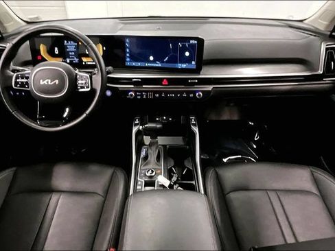 Used 2025 Kia Sorento EX w/ Panoramic Sunroof Package AWD/4WD image 18
