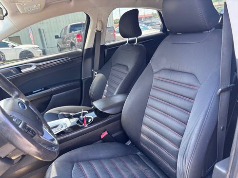 Used 2016 Ford Fusion SE FWD image 11