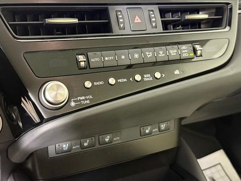 New 2025 Lexus ES 350 w/ Premium Package image 18