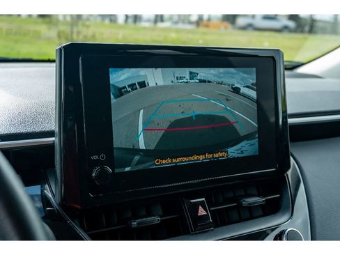 Used 2024 Toyota Corolla Cross LE image 21