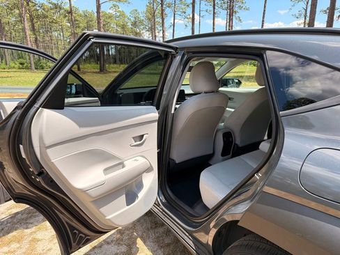 Used 2024 Hyundai Kona SEL FWD image 23