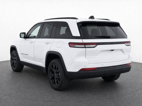 Used 2025 Jeep Grand Cherokee L Altitude AWD/4WD image 3
