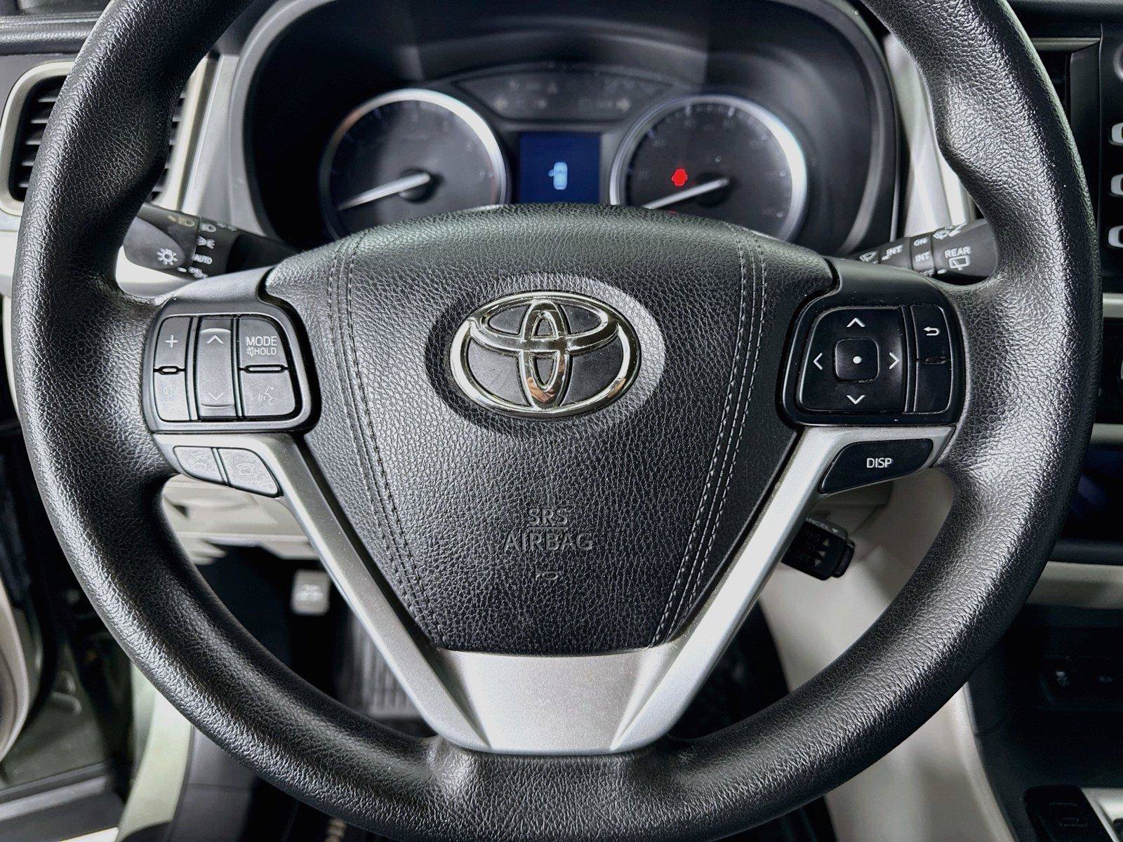 Used 2016 Toyota Highlander LE AWD/4WD image 14