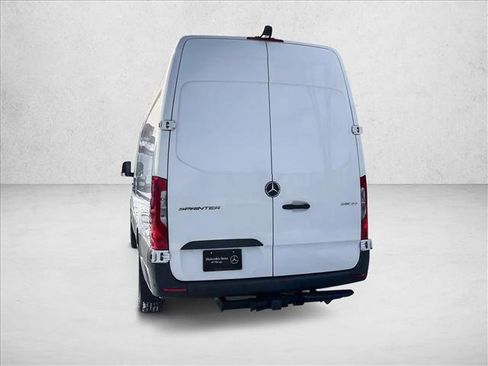 Used 2025 Mercedes-Benz Sprinter 2500 image 7